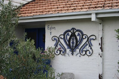 Greek-artist-house-closeup