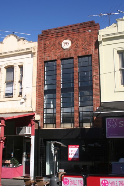 Deco building in Victoria Street