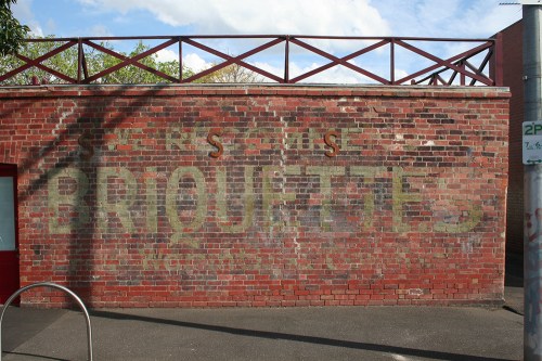 Briquettes ghostsign