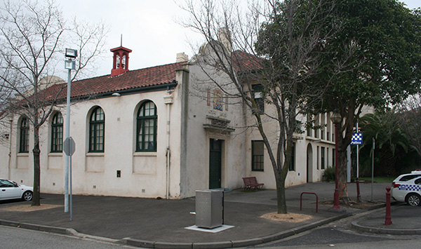 spanish-mission-courthouse